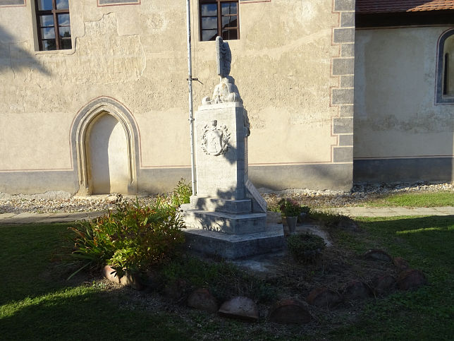 Balogunyom, Kriegerdenkmal