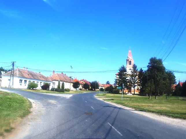 Bogyoszl, Dorfzentrum