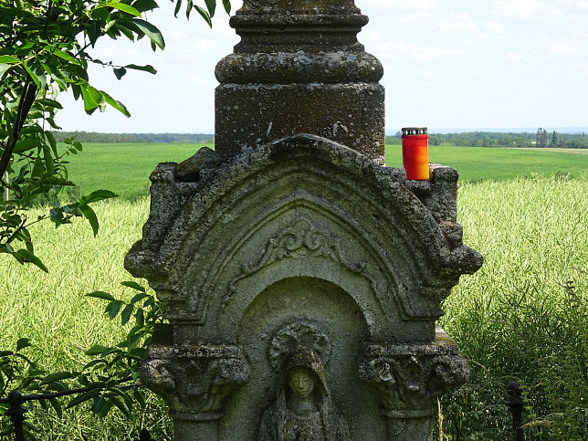 Bozsok, Steinernes Kreuz