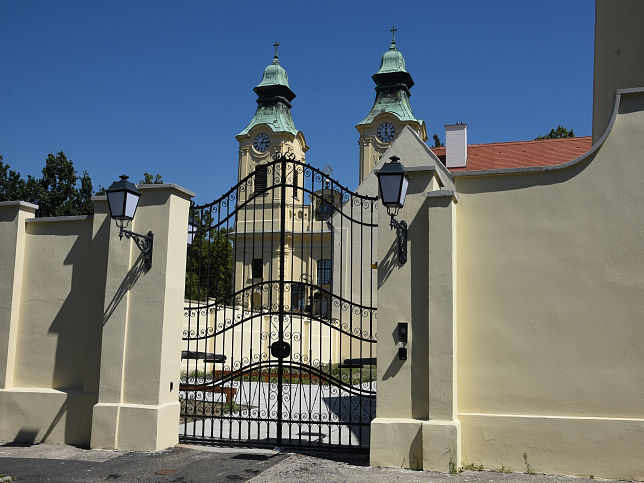Celldmlk, Kirche