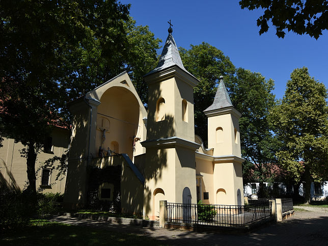 Celldmlk, Kirche