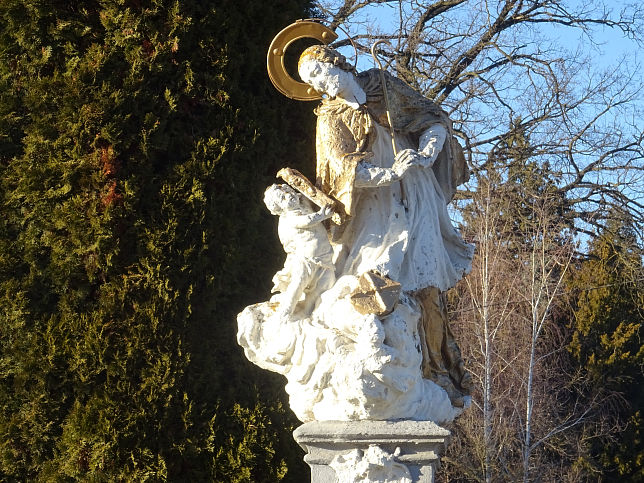 Csknydoroszl, Denkmal