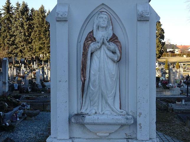 Cs�k�nydoroszl�, Friedhof