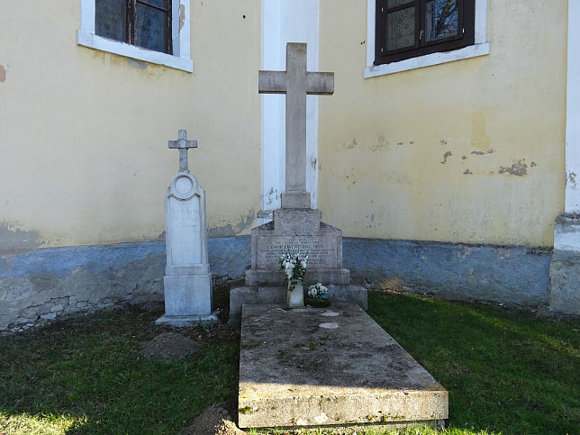 Csknydoroszl, Grabstein Batthyny Ivan