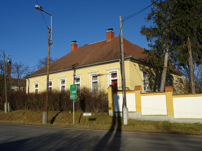 Csknydoroszl, Pfarrheim