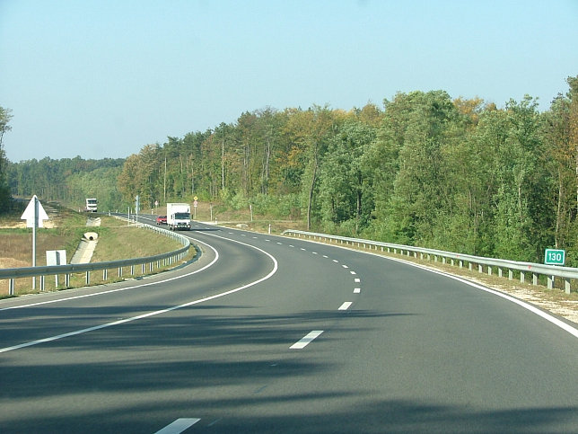 Csehimindszent, Hauptstrae B8