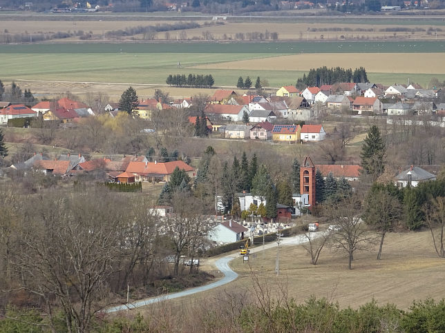 Csrtnek, Ortsansicht
