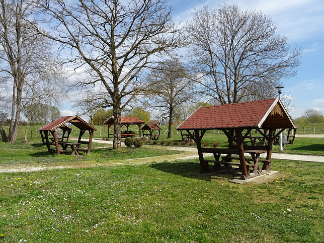 Csrtnek, Campingplatz Akcfa