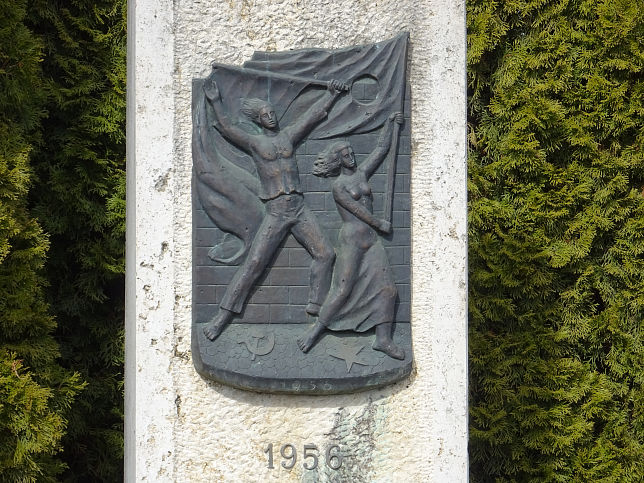 Csrtnek, Denkmal 1944 und 1956