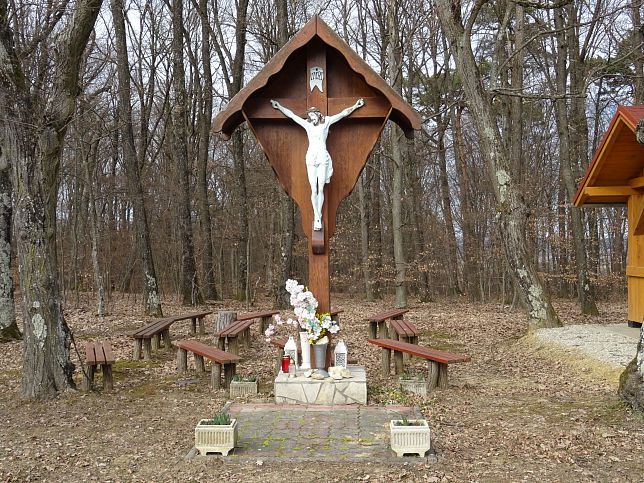 Csrtnek-Weinberg, Kreuz
