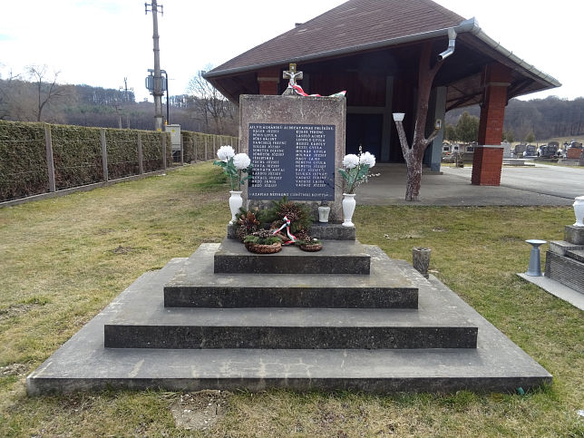 Csrtnek, Kriegerdenkmal