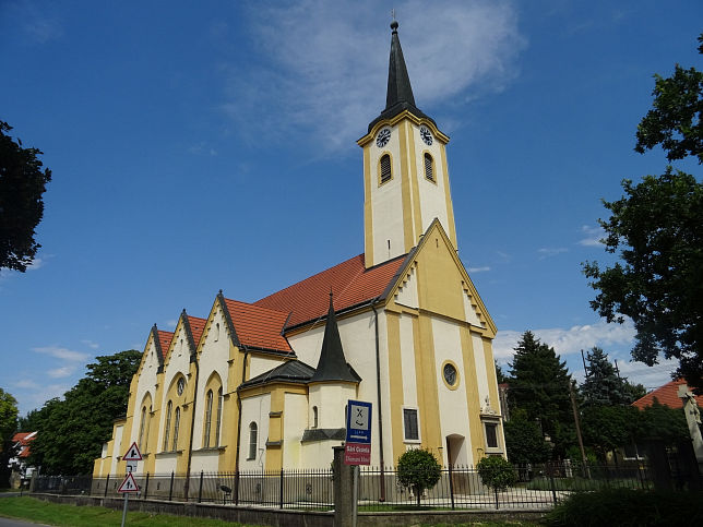 Dunakiliti, Kirche