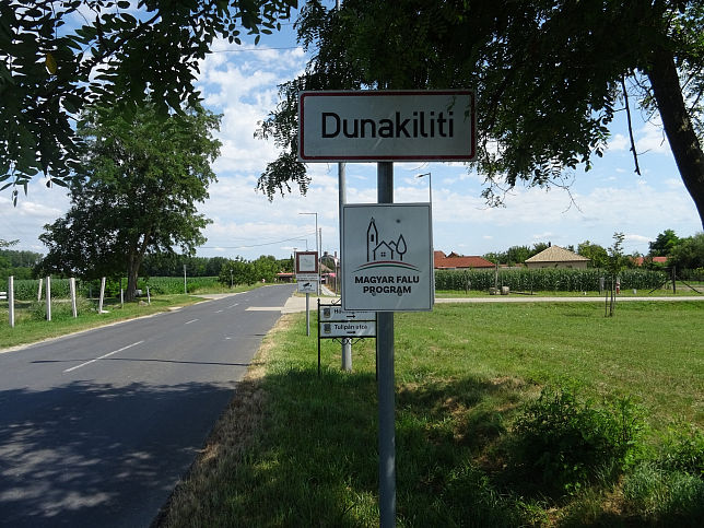 Dunakiliti, Ortstafel