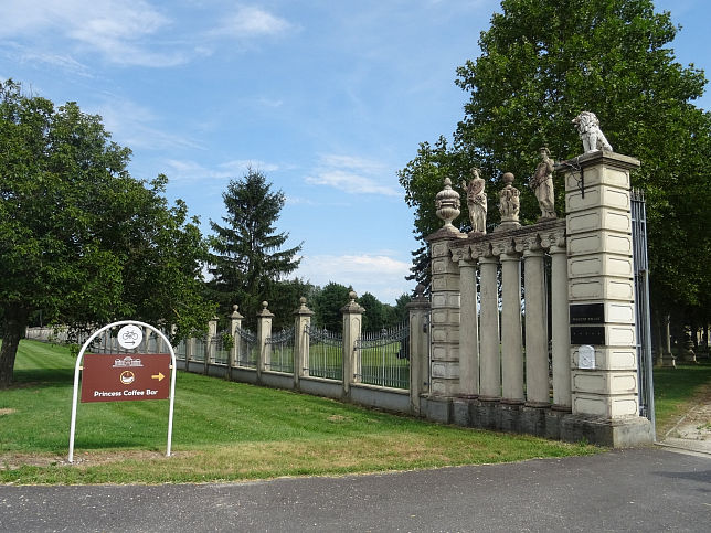 Dunakiliti, Princess Palace