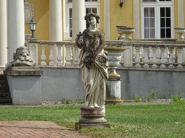Dunakiliti, Princess Palace