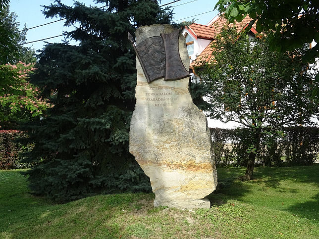 Dunakiliti, Revolutionsdenkmal