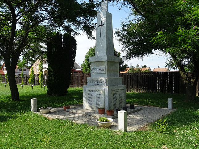 Dunasziget, Kriegerdenkmal