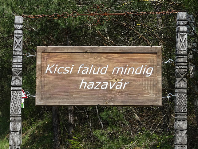 Farkasfa, Willkommen