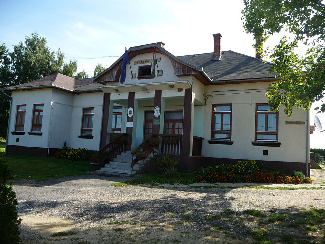 Fels�j�nosfa, Gemeindeamt