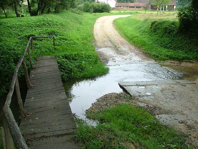 Fels�j�nosfa, Szentjakaber Bach