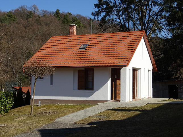 Felsőszlnk, Jnos Khr Gedenksttte