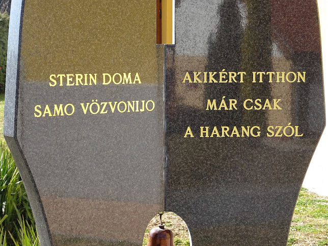 Felsőszlnk, Trilingual-Monument