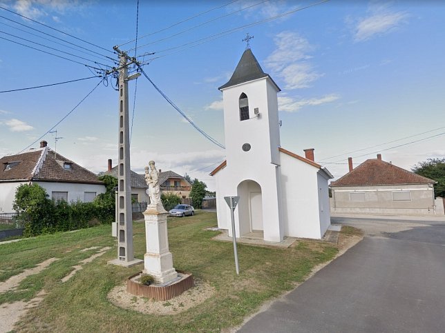 Gyan�geregye, Kirche