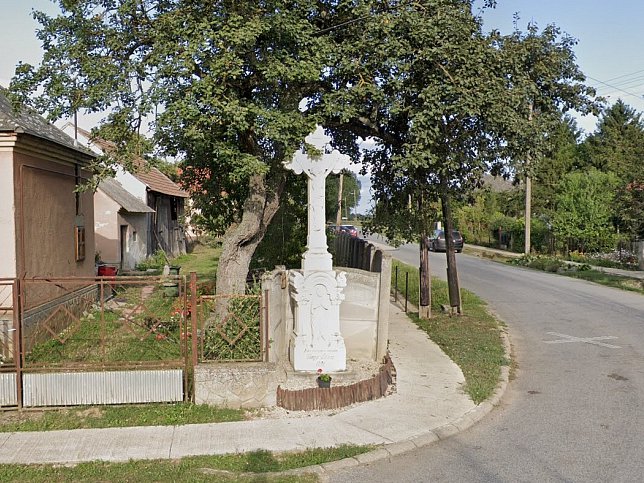 Gyan�geregye, Kreuz