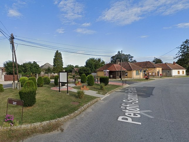 Gyan�geregye, Pet�fi-S�ndor-Stra�e