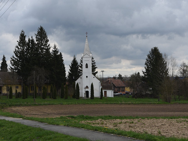 Halast, Kirche St. Michael
