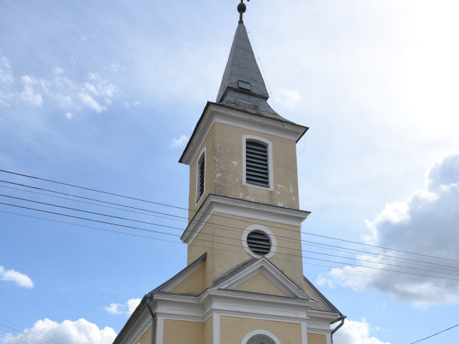 Halogy, Kirche