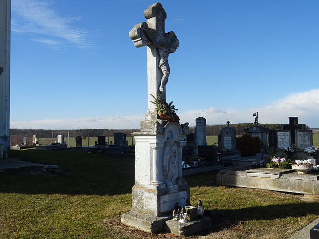 Harasztifalu, Friedhofskreuz