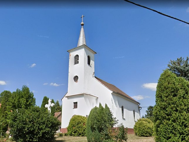 Hegyh�tszentp�ter, Kirche