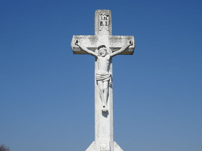 Horv�tn�dalja, Friedhofskreuz