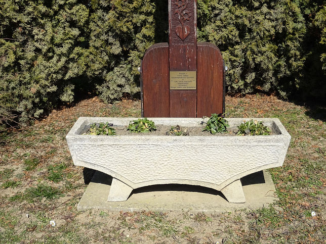 Horv�tn�dalja, Kreuz Vas�t utca