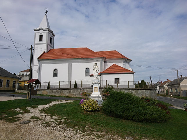 Hosszpereszteg, Kirche