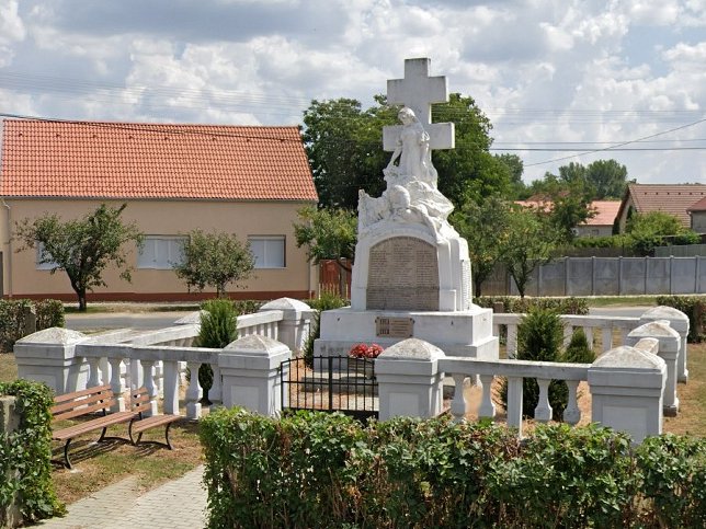 Ikervr, Kriegerdenkmal