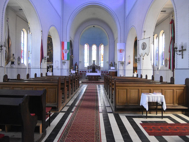 Ivnc, Kirche