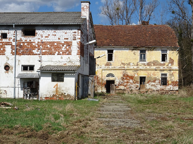 Jakabh�za, Schloss