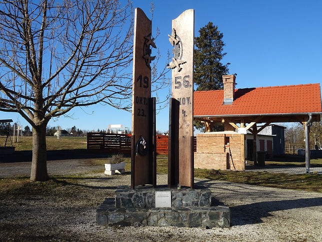 Kemestardfa, Denkmal