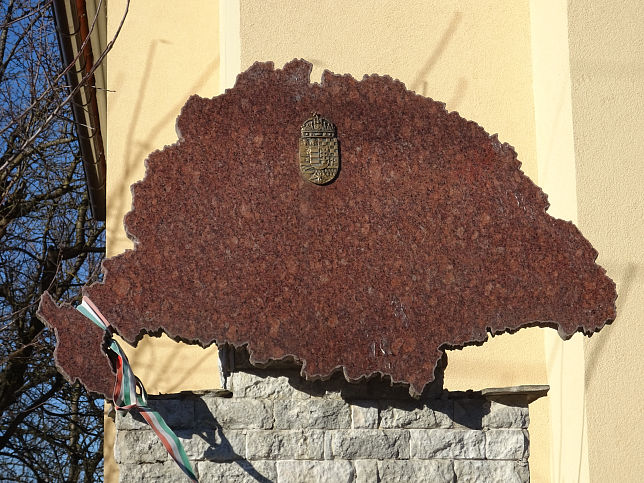 Kemestar�dfa, Kriegerdenkmal