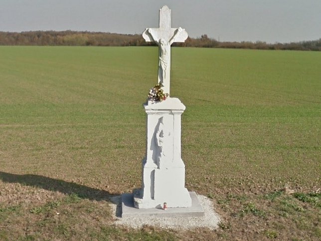 Kenz, Steinernes Kreuz