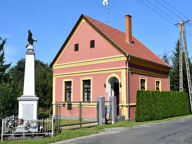 Kerkskpolna, Gemeinschaftshaus