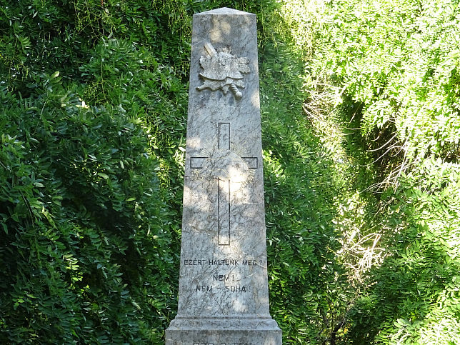 Kisunyom, Kriegerdenkmal