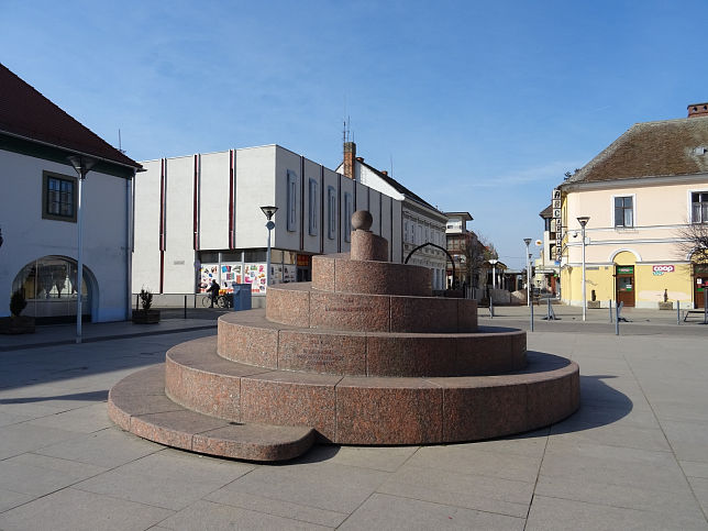 K�rmend, Spiralf�rmiger Springbrunnen