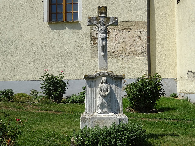 K�szegszerdahely, Kreuz vor der Kirche