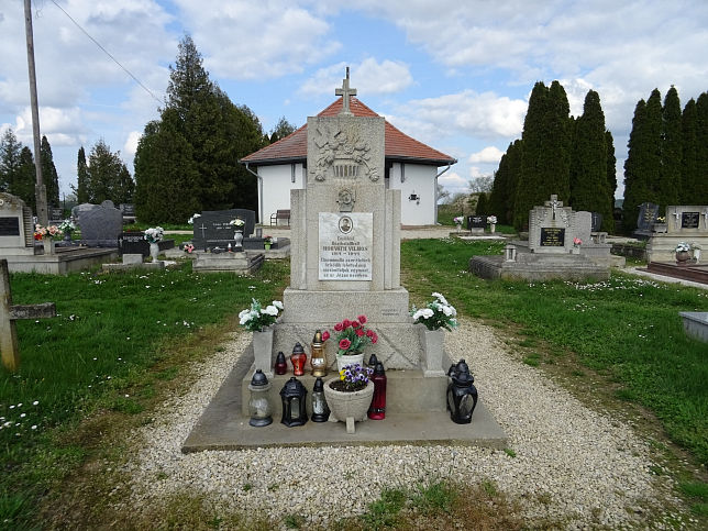 Kondorfa, Friedhof