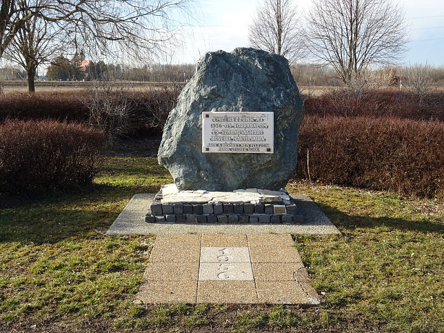 Magyarndalja, Denkmal 1956