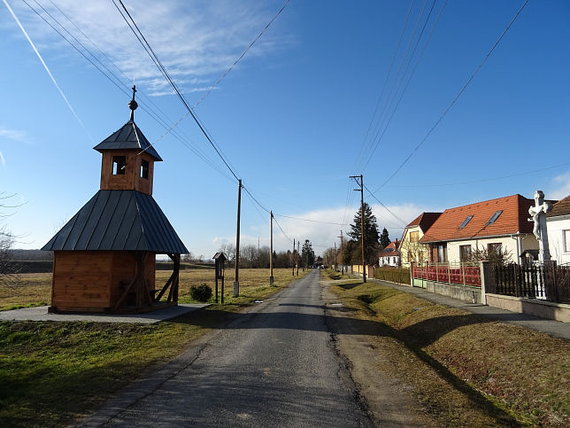 Magyarndalja, Glockenturm