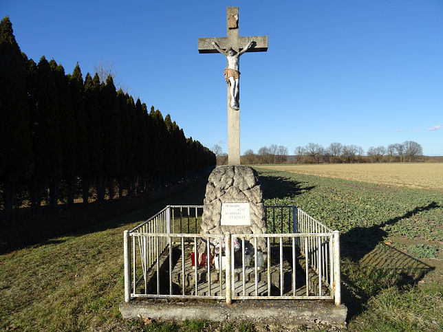M�ria�jfalu, Steinkreuz